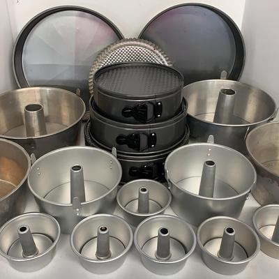 Large Assortment Of Aluminum Tube Cake Pans And Springform Pans