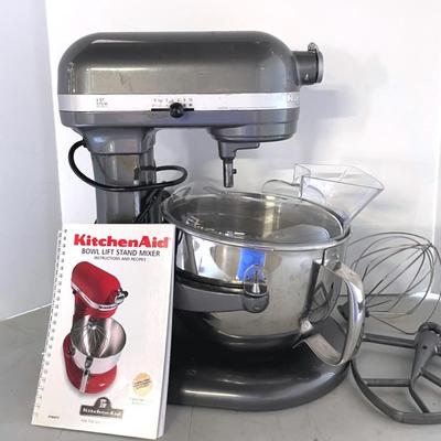 KitchenAId Professional 600 Series 6 QT Mixer With Attachments
