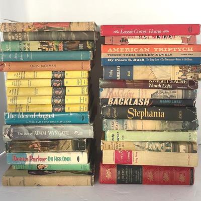 Vintage Collection Of Hardback Books With Nancy Drew