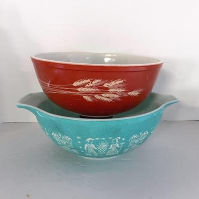 4 Quart Vintage Pyrex Bowls, Butterprint And Autumn Harvest Wheat 