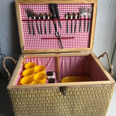 Vintage Redmon Picnic Basket and Supplies