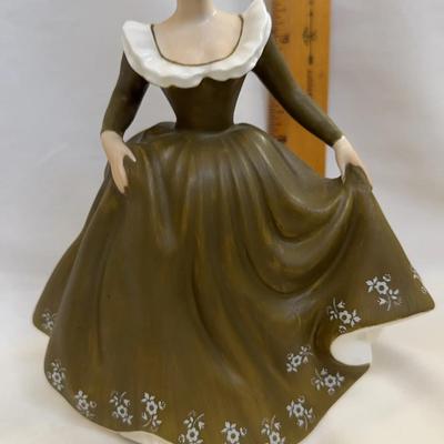 Royal Doulton Geraldine Figure Pretty Lady