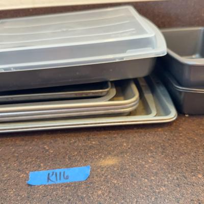 14 Pieces Of Bakeware Various Sizes