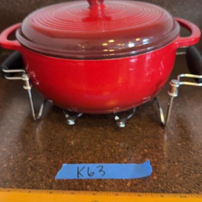Lodge Round Baking Dish With Lid And Carrier