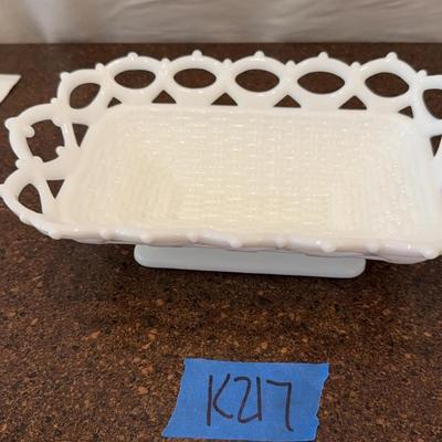 Vintage Westmoreland Milk Glass Covered Swan Dish Bowl Raised Wings 