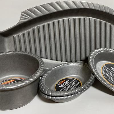“Wilton Armetale” Grill and Serve