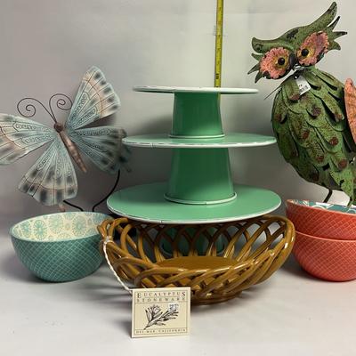 Decor and Dishes