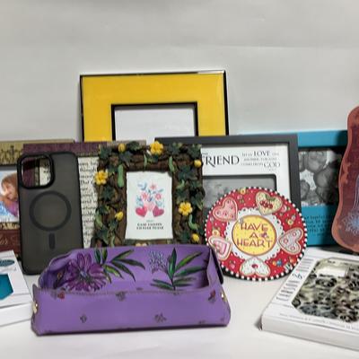 “Vera Bradley” and Frames