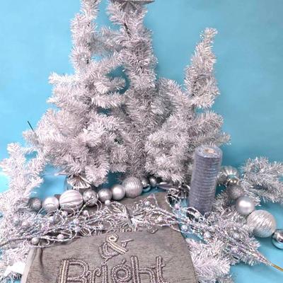 Merry & Bright Table Runner & Everything Silver
