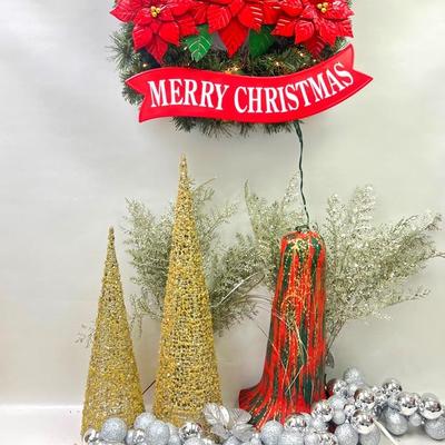 Classic Christmas Holiday Display