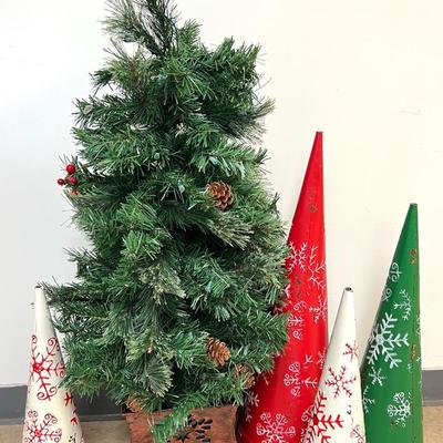 Holiday Cones & Christmas Tree