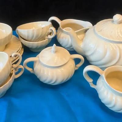 Vintage franciscan coronado swirl teapot sugar creamer teacups saucers