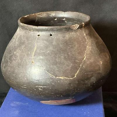 Pre columbian blackware pot