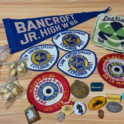 Banner patches, pins & buttons