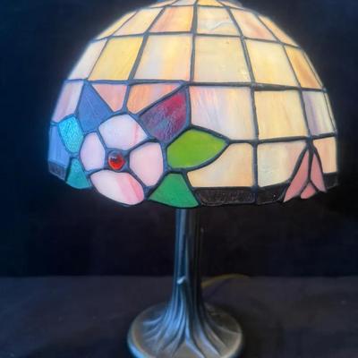 Stain glass metal table lamp