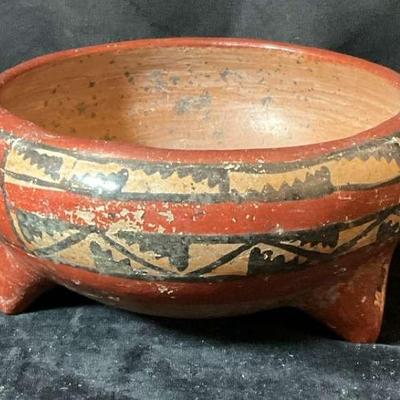 Pre columbian chupicuaro pottery tripod bowl with geometric motifs