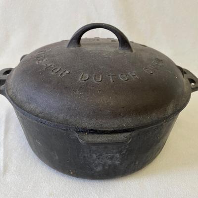 Griswald Tite Top Dutch Oven Cast Iron No 8, Vintage