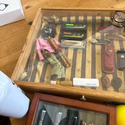 Sale Photo Thumbnail #57: Cased items 