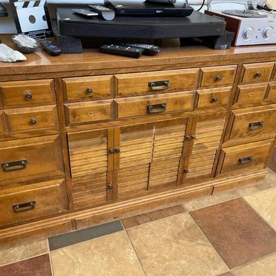 Sale Photo Thumbnail #169: Dresser 
