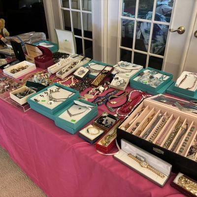 Sale Photo Thumbnail #3: Costume jewelry