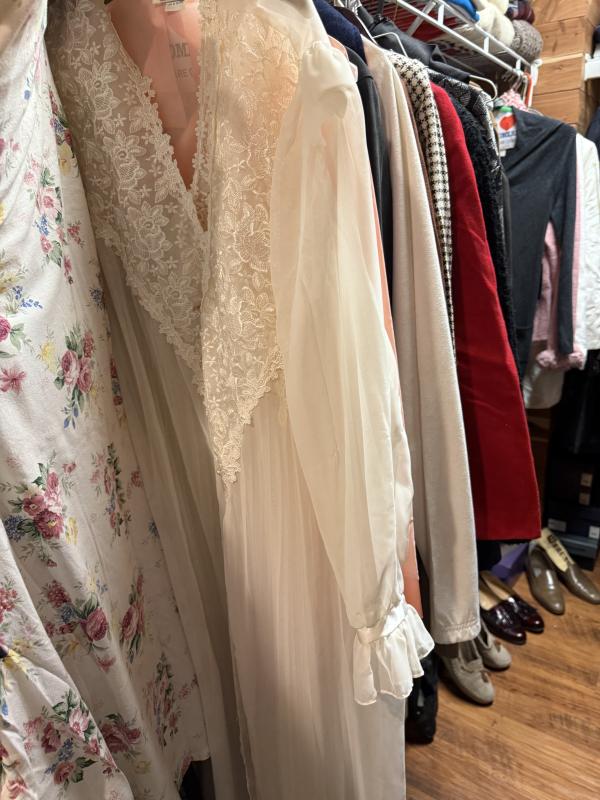 Sale Photo Thumbnail #106