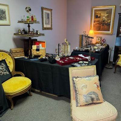 Sale Photo Thumbnail #179