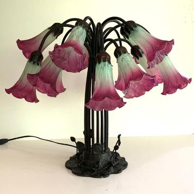 Sale Photo Thumbnail #10: Tiffany style Lily Pad/Tulip table lamp