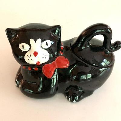 Sale Photo Thumbnail #68: Ceramic cat cookie jar