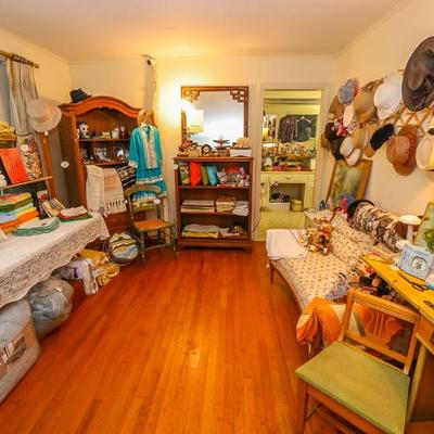 Sale Photo Thumbnail #80