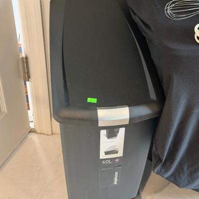 simple life trash can 