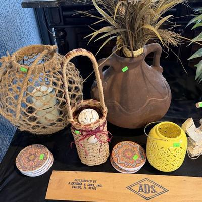 Wicker, rattan and more decor