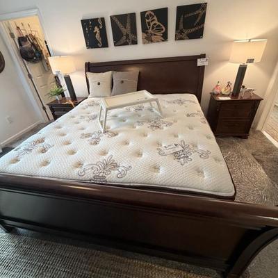 King size sleigh Bed