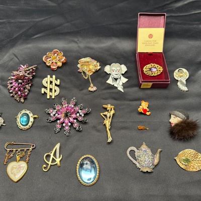 Vintage & Costume Brooch Lot | Rhinestone, Figural & Novelty