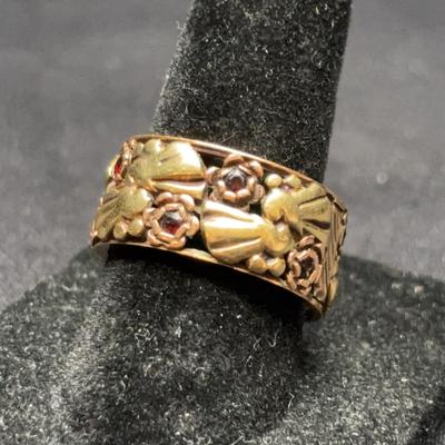 Yellow Gold 14k Floral Band Ring w/ Ruby Colored Stones | Total Weight 6.42g