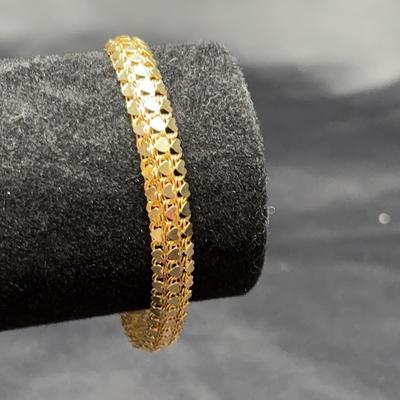 Yellow Gold 10k Heart Link Bracelet | Total Weight 9.56g | Wide Flexible Design w/ Box Clasp