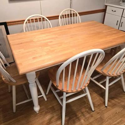 Farmhouse Style Wood Table 5 Windsor Chairs, 2 Stool