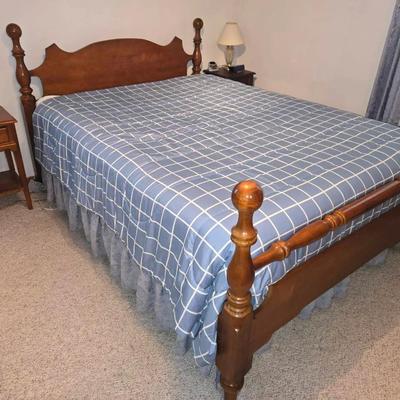 Vintage Queen Bed Furniture & Night Stand 