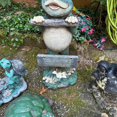 Frogs And Turtles - Garden & Patio Decor And Umbrella Stand 