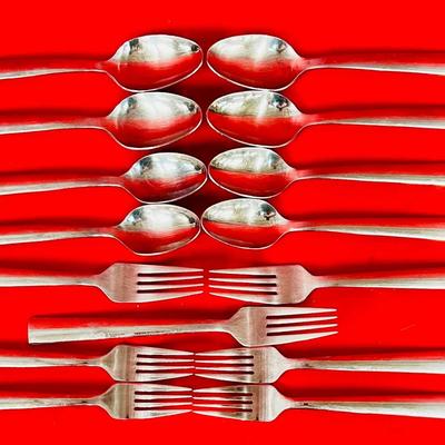 22-pieces Oneida “Aero” Flatware