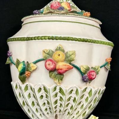 Andrea By Sadek Wall Mount Fountain Planter & Staffordshire Fine Bone China Flower Bouquet 