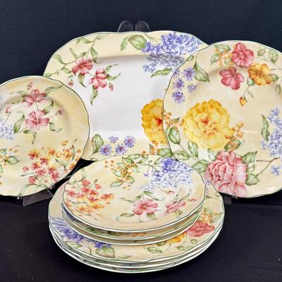 Westbury Court Fine China Christina dinner plates and serving ware