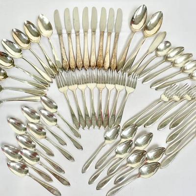 (56 pc) Silverplated Flatware Set “Lufberry” Pattern Wm Rogers 
