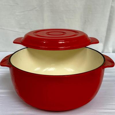 La Campagne 5 Quart Red Cast Iron Dutch Oven 