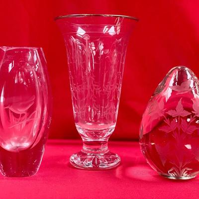 (Signed) Waterford Crystal Vase, Engraved Swedish Vase And Etched Egg Paperweight 