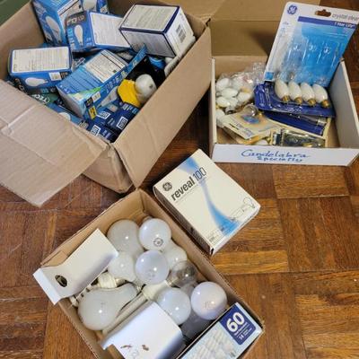 Sale Photo Thumbnail #55: Plenty of lightbulbd