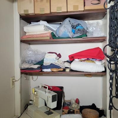 Sale Photo Thumbnail #39: Sewing Room