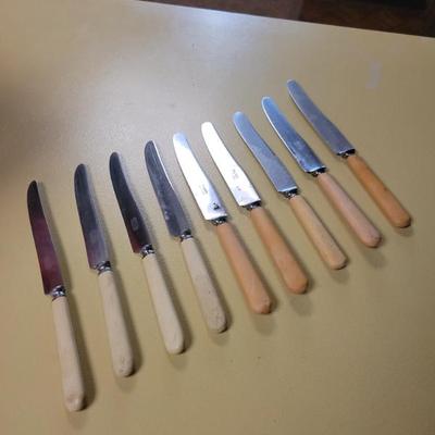 Sale Photo Thumbnail #58: Vintage knife set . $7