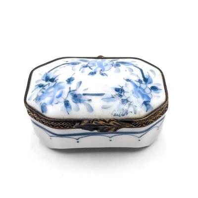 Sale Photo Thumbnail #153: Authentic Hand-Painted Limoges France Porcelain Trinket Box