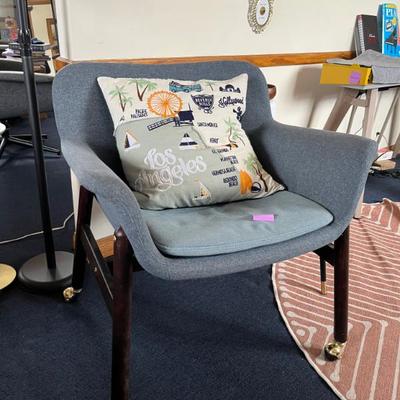Sale Photo Thumbnail #10: Chair27x29x31