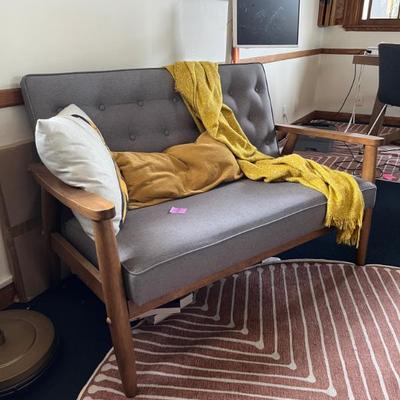 Sale Photo Thumbnail #12: Small Couch 30x26x33